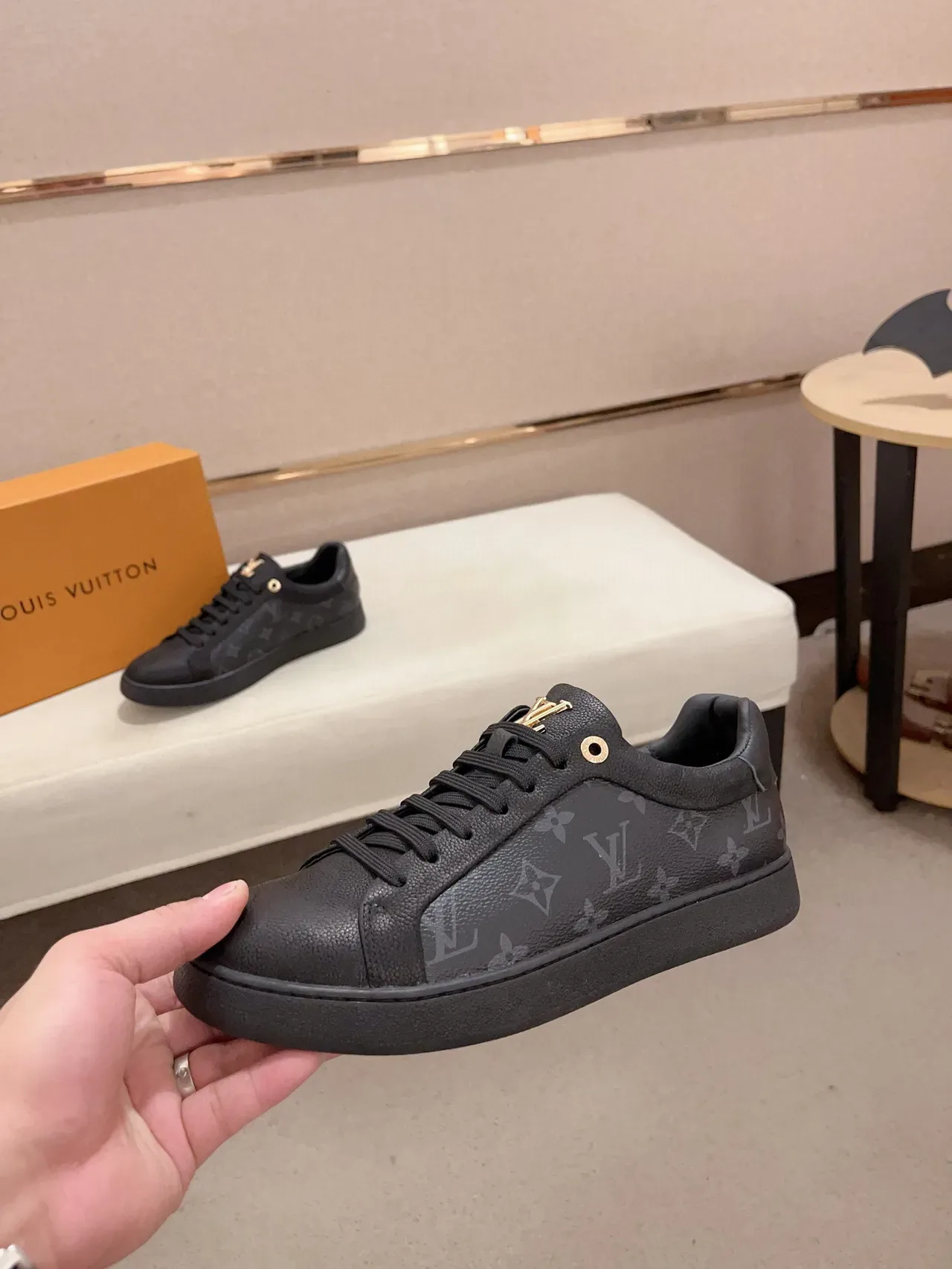 Louis Vuitton Noir Monogram Toile Cuir Embout d'Achille baskets lifestyle 3