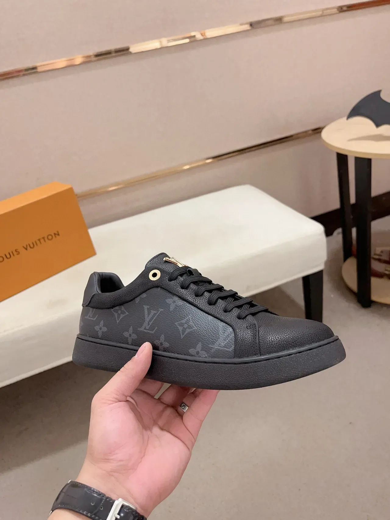 Louis Vuitton Noir Monogram Toile Cuir Embout d'Achille baskets lifestyle 4