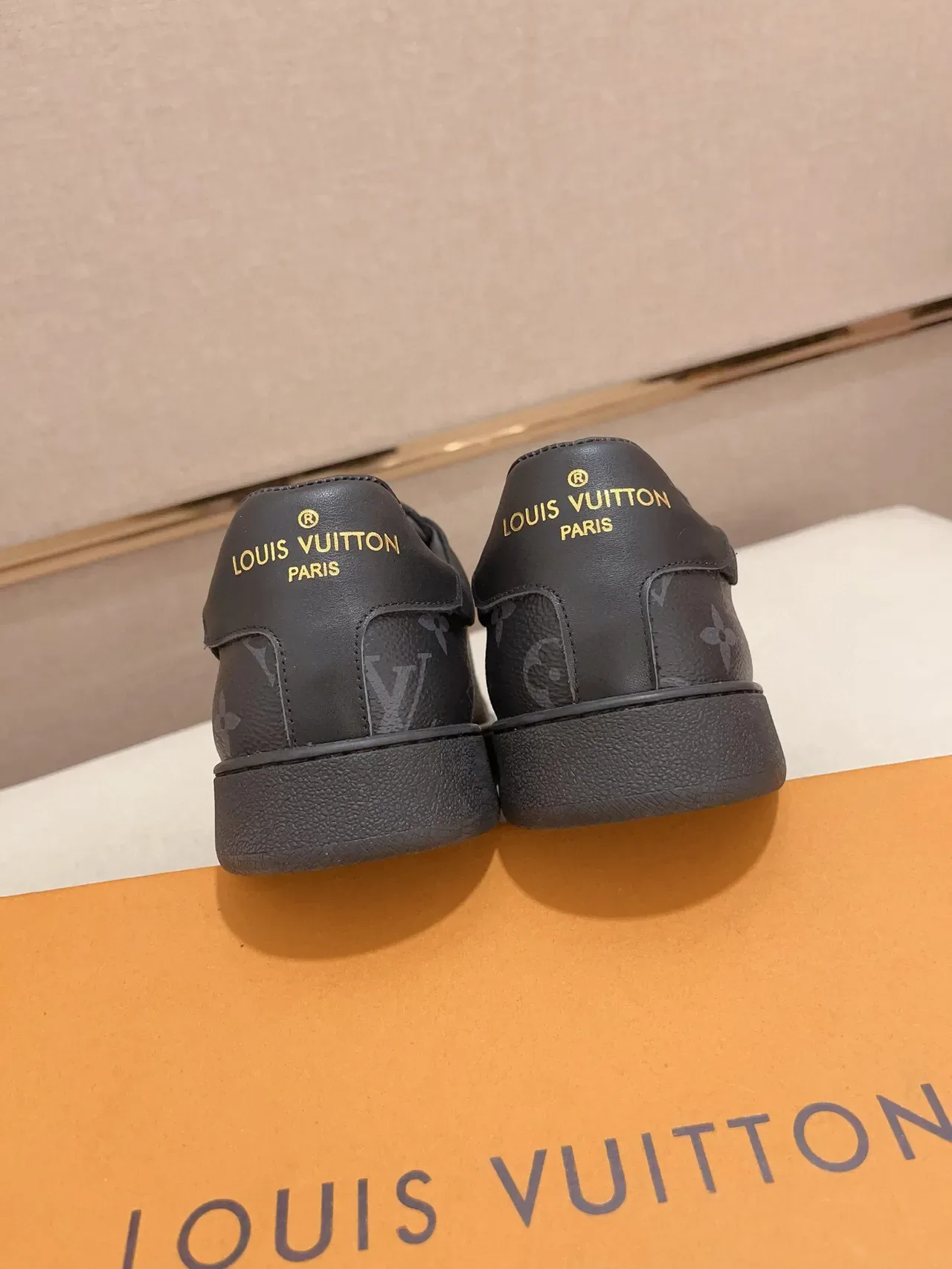 Louis Vuitton Noir Monogram Toile Cuir Embout d'Achille baskets lifestyle 7