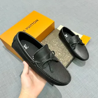Louis Vuitton 黑色粒面皮革打结带乐福鞋