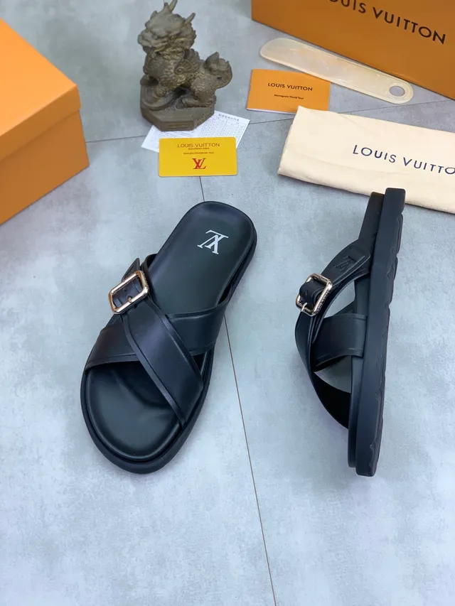 Louis Vuitton صندل جلد أسود وفضي بأحزمة متقاطعة 4