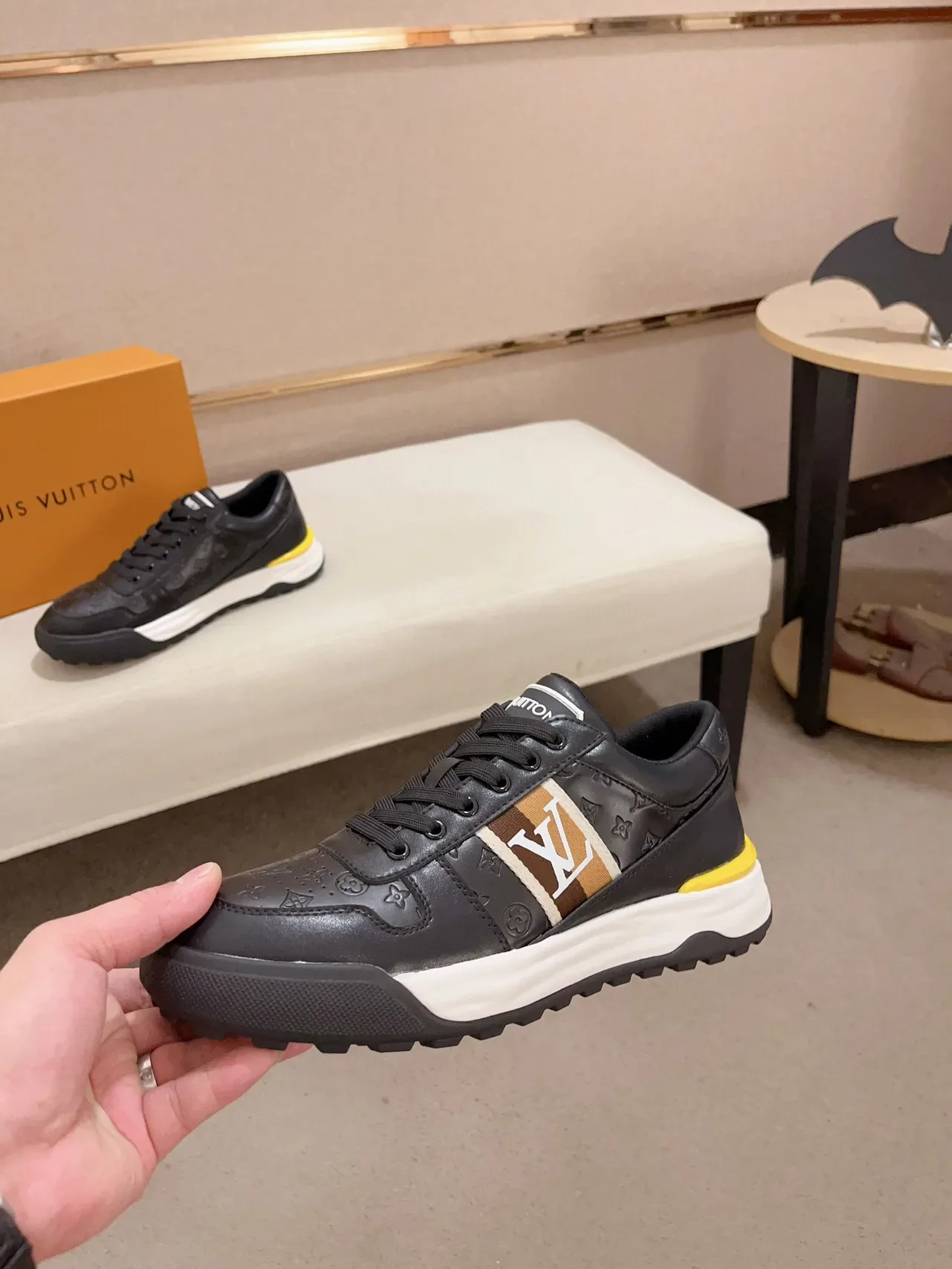 Louis Vuitton কালো হলুদ দাবাই করা মোনোগ্রাম চামড়া সাইড স্ট্রাইপ লোগো লাইফস্টাইল স্নিকার্স 3