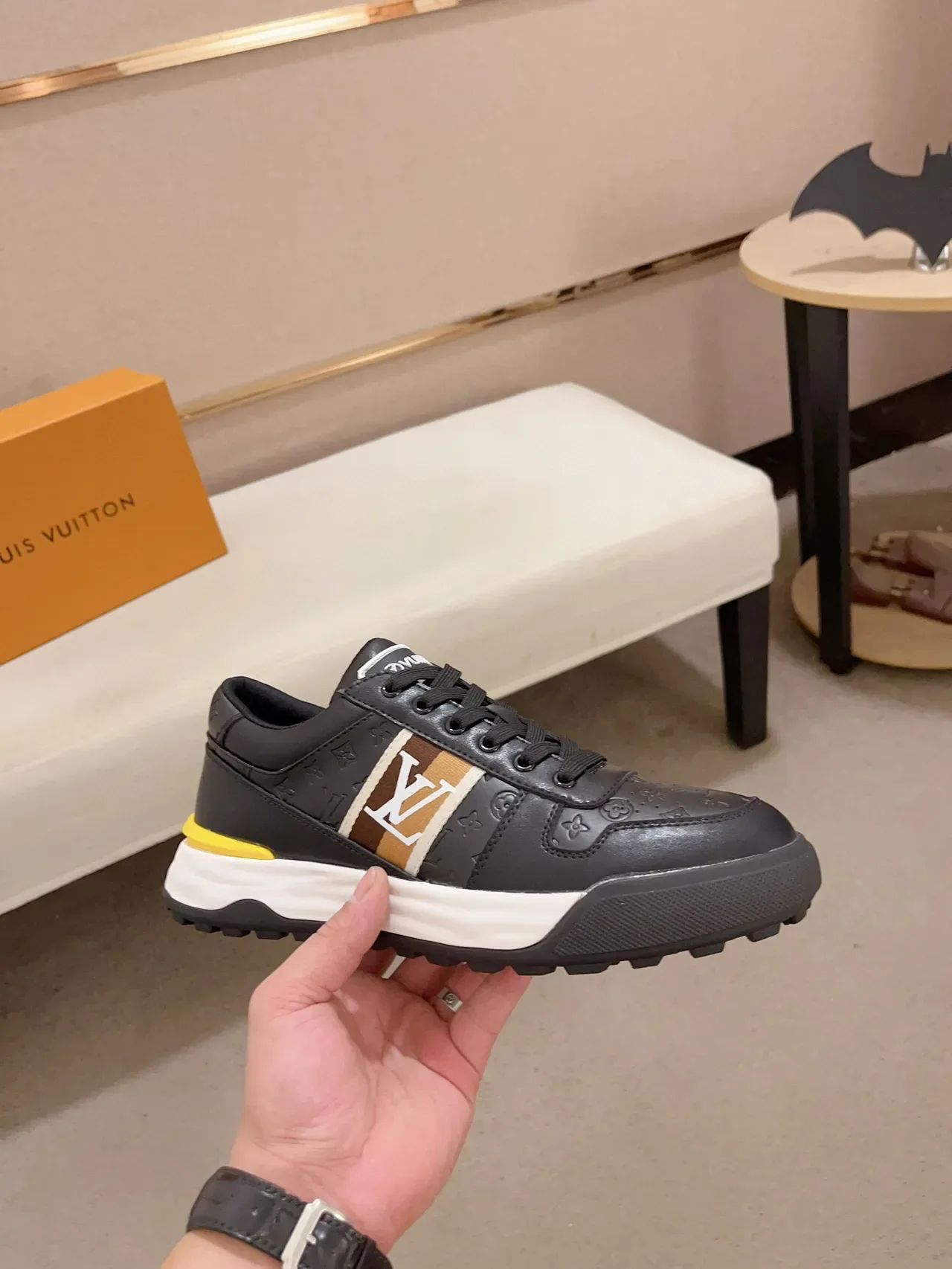 Louis Vuitton কালো হলুদ দাবাই করা মোনোগ্রাম চামড়া সাইড স্ট্রাইপ লোগো লাইফস্টাইল স্নিকার্স 4