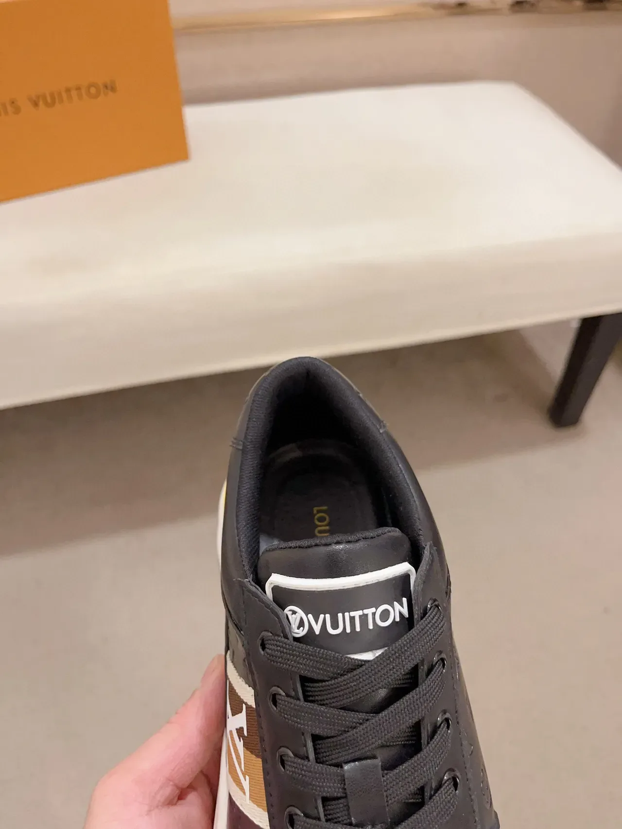 Louis Vuitton কালো হলুদ দাবাই করা মোনোগ্রাম চামড়া সাইড স্ট্রাইপ লোগো লাইফস্টাইল স্নিকার্স 6
