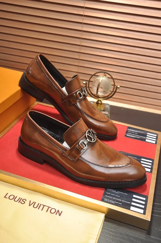 Louis Vuitton Marrón Negro Cuero Pulido Correa con Hebilla de Horsebit Loafer 4
