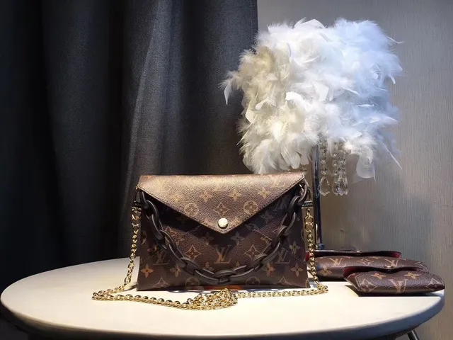 Louis Vuitton বাদামি সোনালী মনোগ্রাম ক্যানভাস এনভেলপ ফ্ল্যাপ চেইন ব্যাগ 3