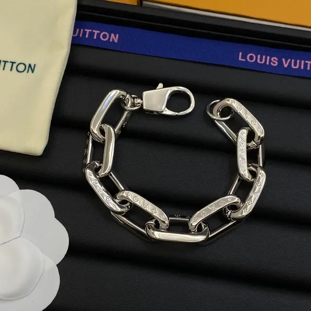 Louis Vuitton Camellia Chain Silver White Chunky Oval-Link Engraved LV Monogram Bracelet 3