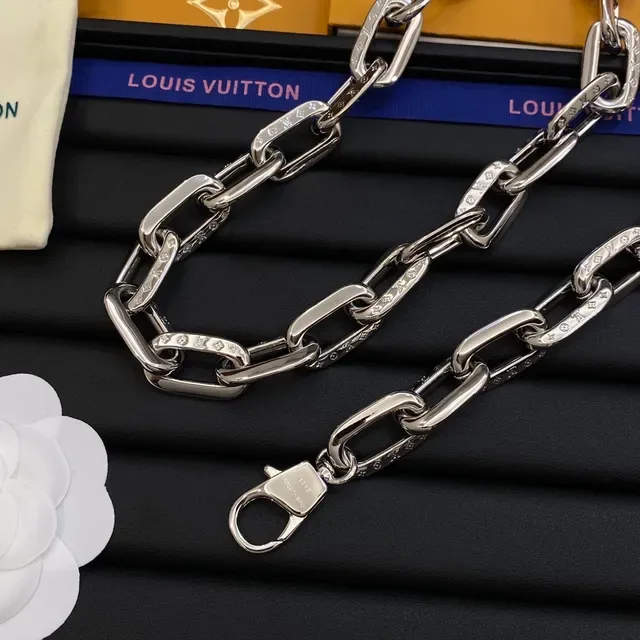 Louis Vuitton Camellia Chain Silver White Chunky Oval-Link Engraved LV Monogram Bracelet 6
