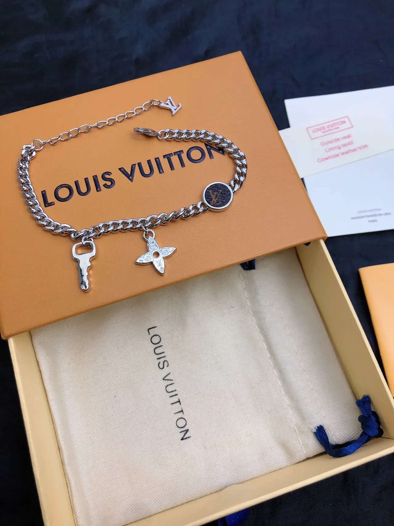 Louis Vuitton Chain Reaction Multi-Charm Pulseira Prata 6