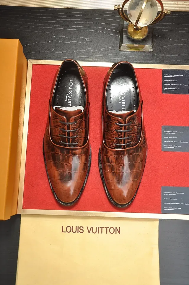 Louis Vuitton Chaussures Oxford Marron Embossé Crocodile Bout à Cap 5