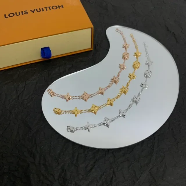 Bracelet Louis Vuitton Chaîne Fleur Tonalité Or Motif Floral 2