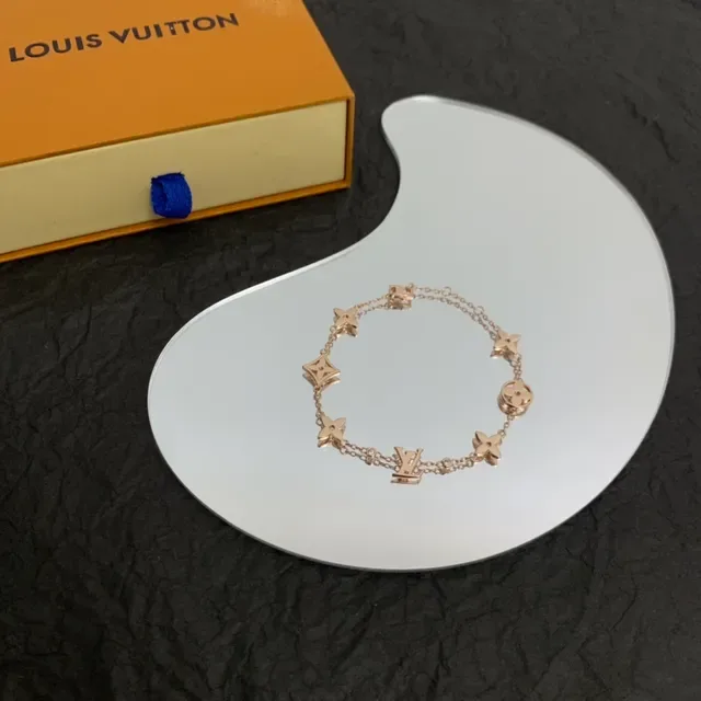 Bracelet Louis Vuitton Chaîne Fleur Tonalité Or Motif Floral 3