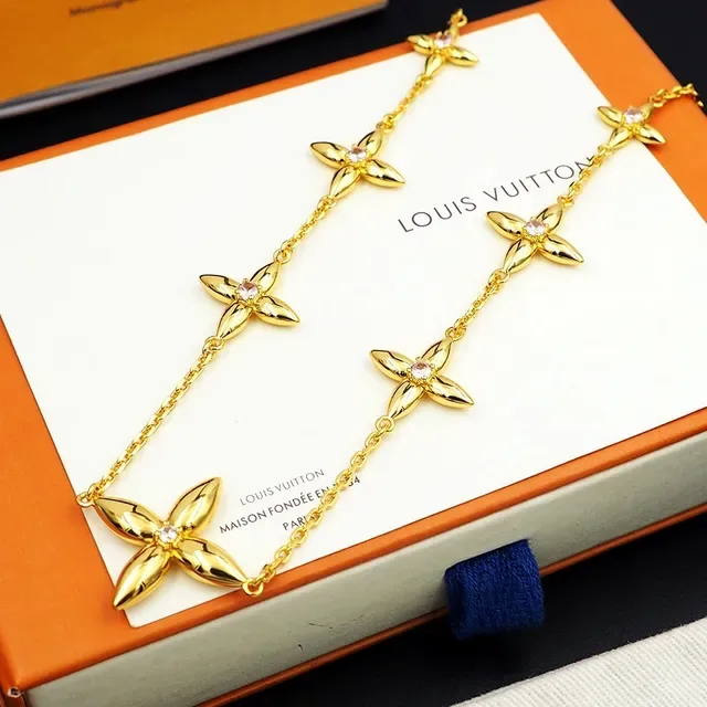 Louis Vuitton Flower Gold Pink Chain Four-Petal Motifs Necklace 4