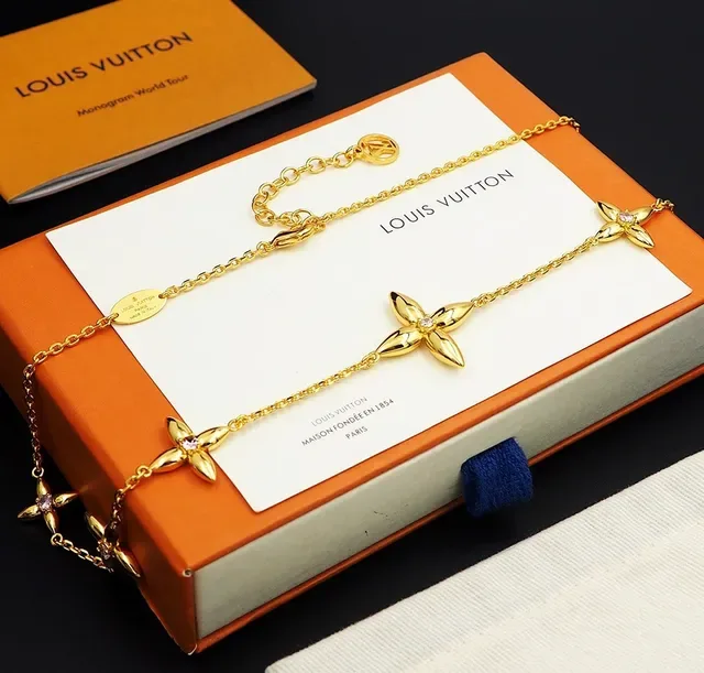 Louis Vuitton Flower Gold Pink Chain Four-Petal Motifs Necklace 6
