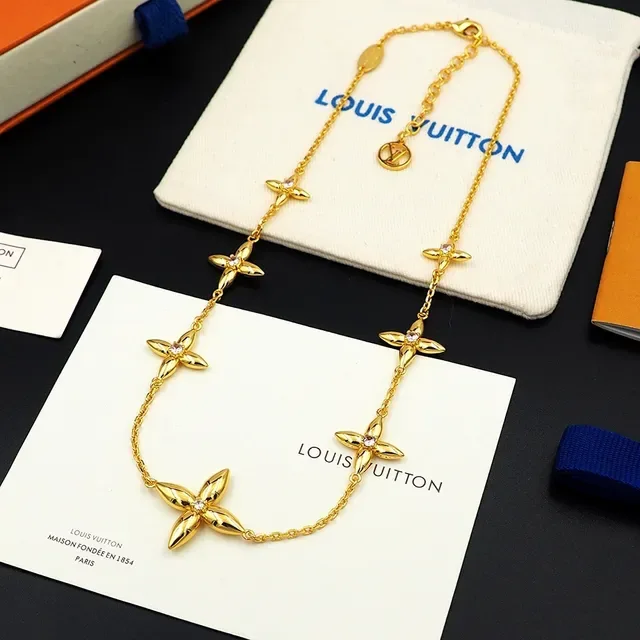 Louis Vuitton Flower Gold Pink Chain Four-Petal Motifs Necklace 10