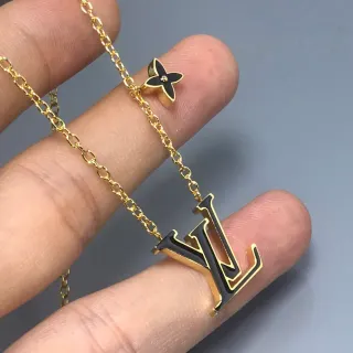 Louis Vuitton Chaîne dorée noire émaillée LV Monogram Collier
