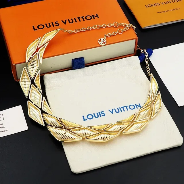 Louis Vuitton Gold Geometric Leaf-Link Choker Polished Metal Necklace 2