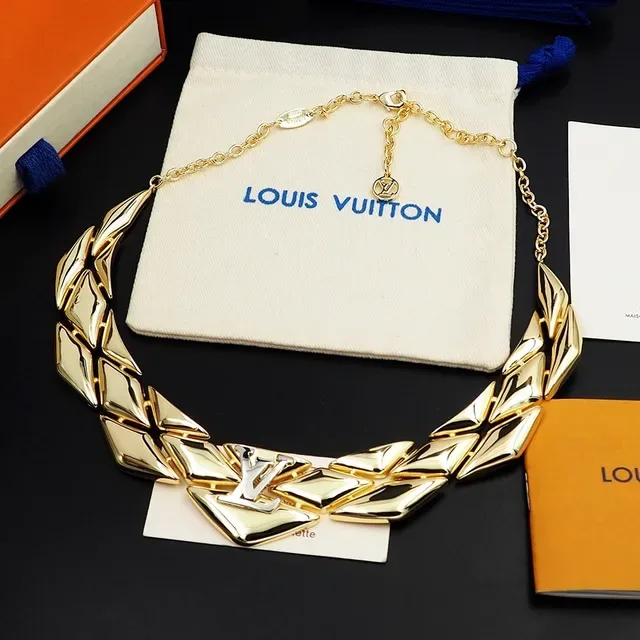 Louis Vuitton Gold Geometric Leaf-Link Choker Polished Metal Necklace 6