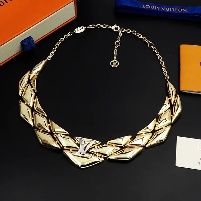 Louis Vuitton Gold Geometric Leaf-Link Choker Polished Metal Necklace 7