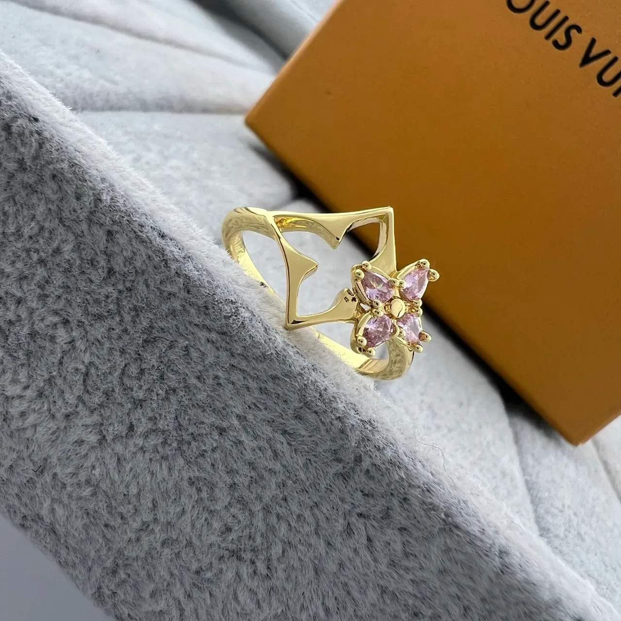 Louis Vuitton Gold-Tone Star Flower Pink Stone Earrings 3