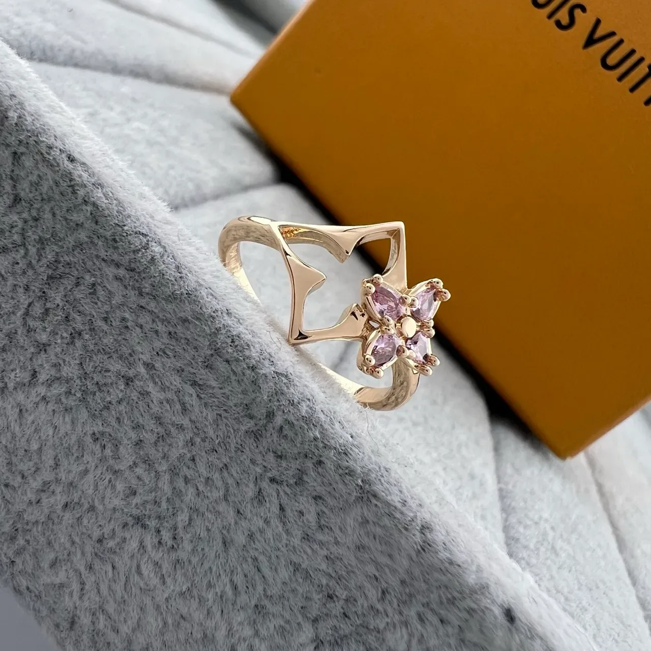 Louis Vuitton Gold-Tone Star Flower Pink Stone Earrings 4