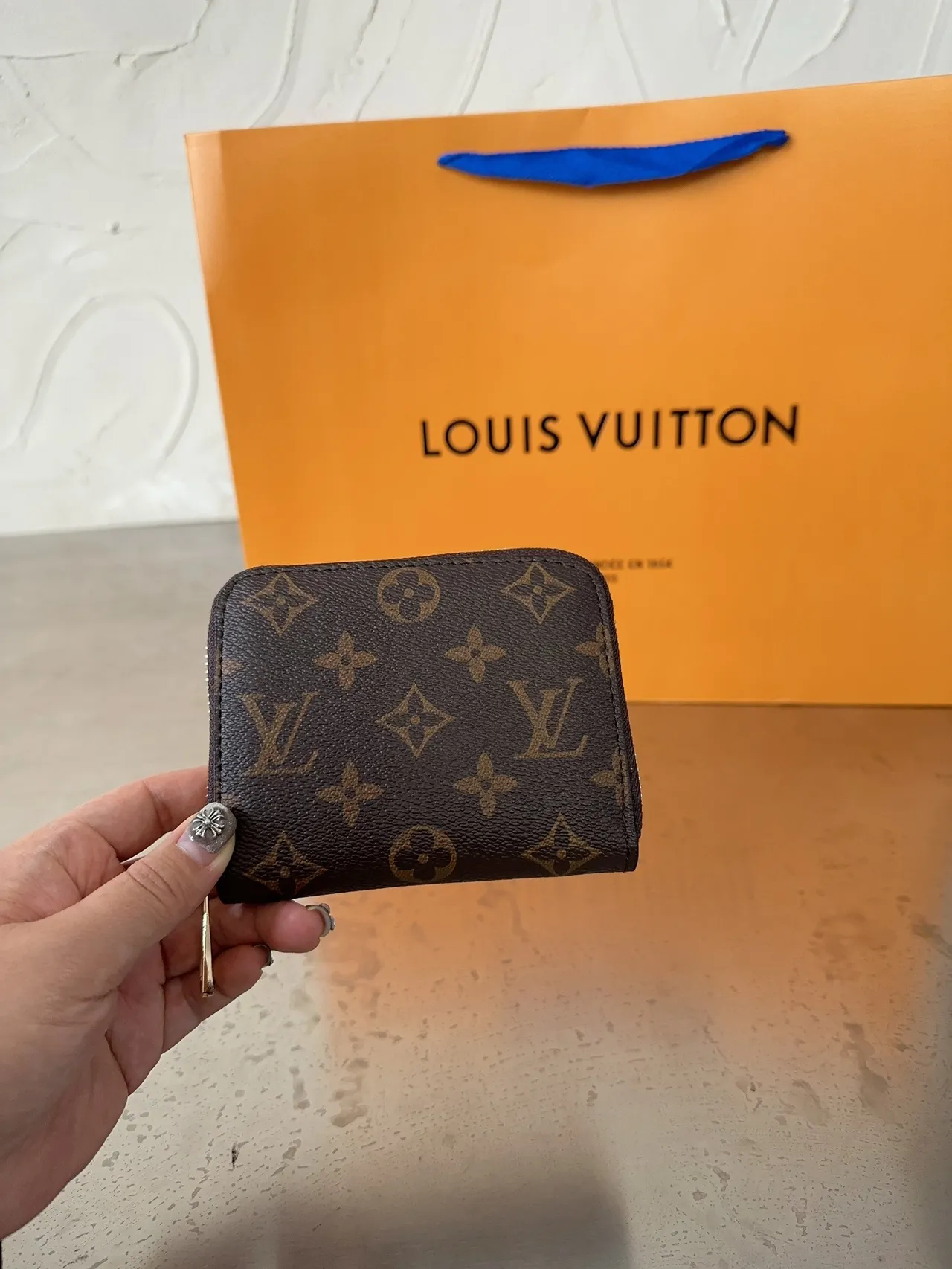 Louis Vuitton Hobo Brown Beige Crescent-Shaped Monogram Canvas Hobo Bag 5