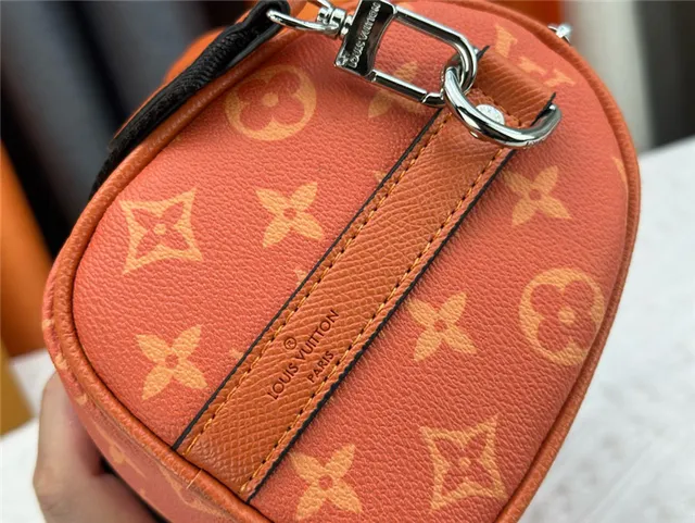 Louis Vuitton Keepall Noir Orange Monogram Canvas Silhouette Baril Sac Boston 3