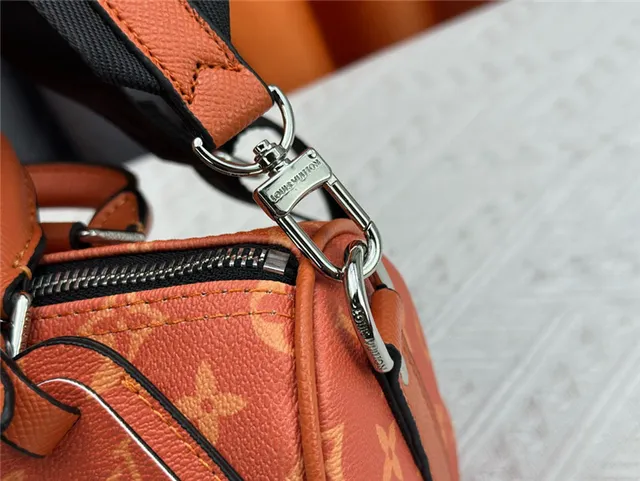 Louis Vuitton Keepall Noir Orange Monogram Canvas Silhouette Baril Sac Boston 4