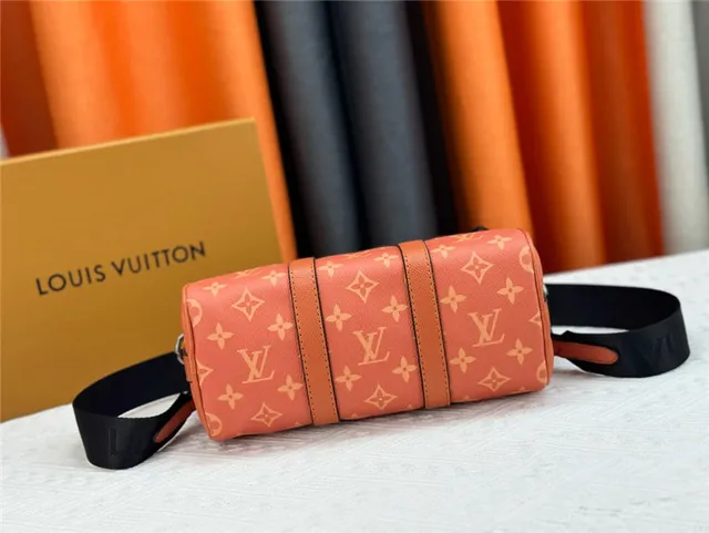 Louis Vuitton Keepall Noir Orange Monogram Canvas Silhouette Baril Sac Boston 6