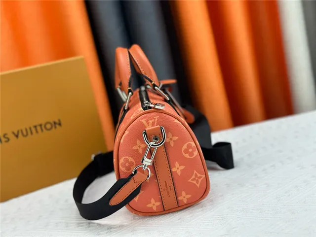 Louis Vuitton Keepall Noir Orange Monogram Canvas Silhouette Baril Sac Boston 8