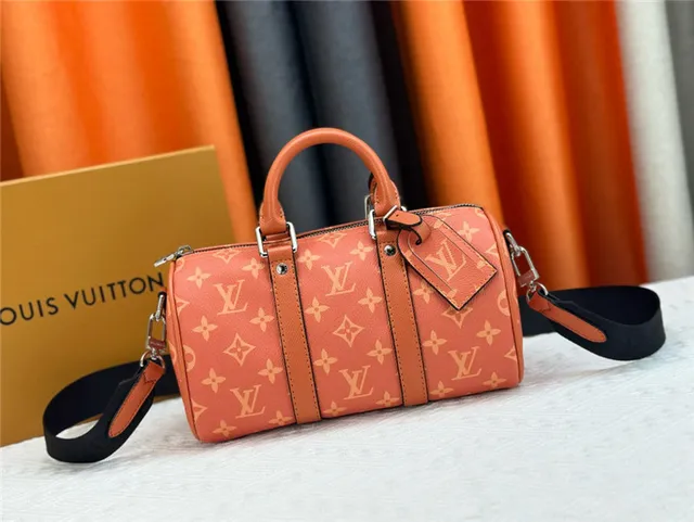 Louis Vuitton Keepall Noir Orange Monogram Canvas Silhouette Baril Sac Boston 10