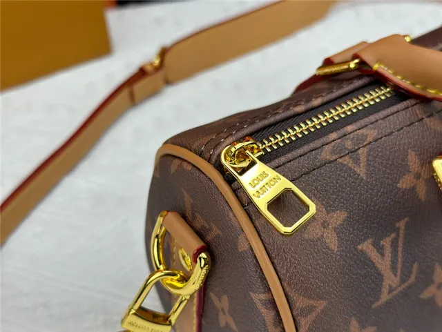 Louis Vuitton Keepall Noir Orange Monogram Canvas Silhouette Baril Sac Boston 12