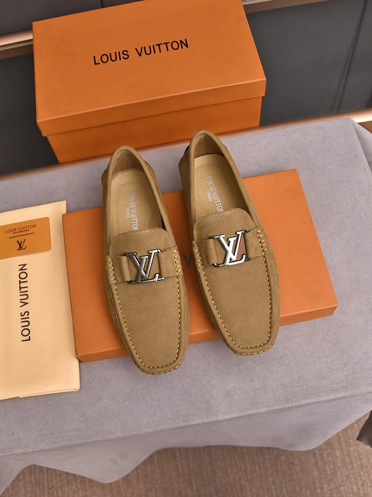 Louis Vuitton Loafer Beige Black Suede Upper Moc-Toe Stitching Loafer 2