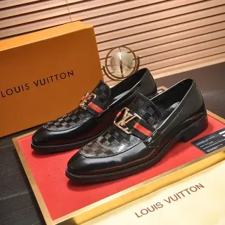 Louis Vuitton लूफर काला लाल पैटेंट लेदर मोनोग्राम कैनवास वैंप लूफर