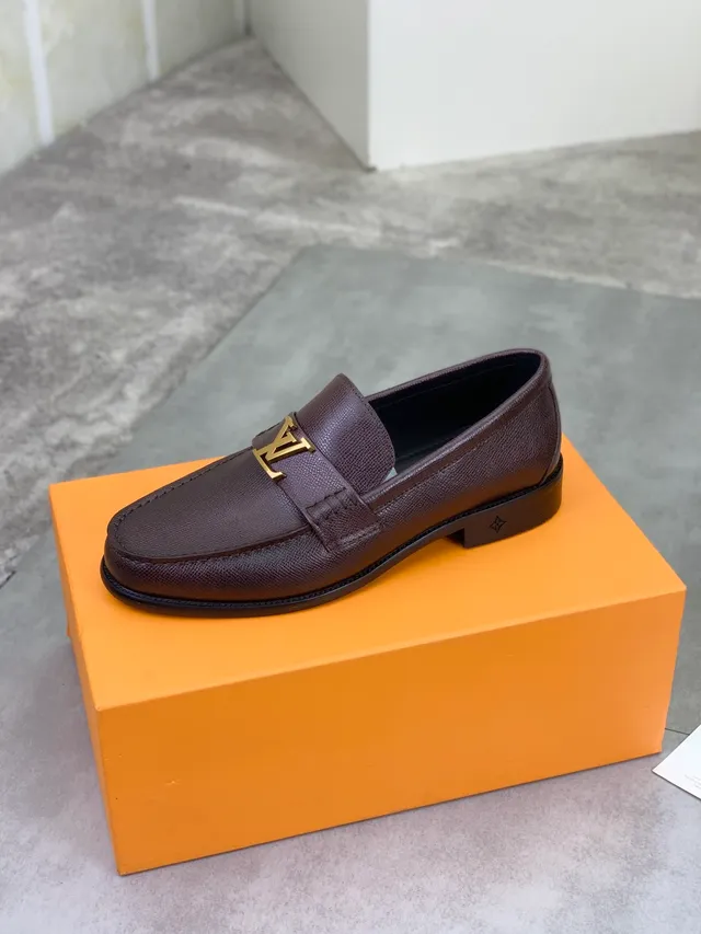 Louis Vuitton Mocassin Marron Cuir Texturisé Boucle Dorée Mocassin 4