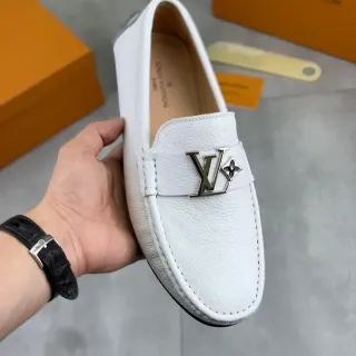 Louis Vuitton लूफर सफेद काला दानेदार चमड़ा मेटल LV बकल