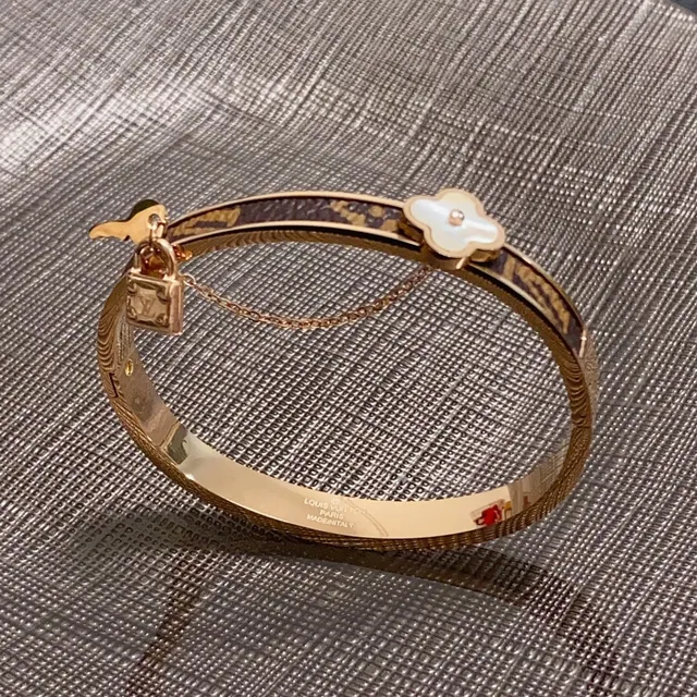 Louis Vuitton Locky Bracelet Rose Gold Monogram Leather Padlock Flower Clasp Bracelet 4