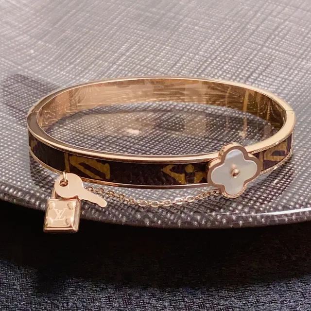 Louis Vuitton Locky Bracelet Rose Gold Monogram Leather Padlock Flower Clasp Bracelet 5