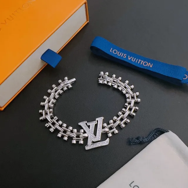 Bracelete de corrente Louis Vuitton LV em tons de prata com pavê de cristais 8