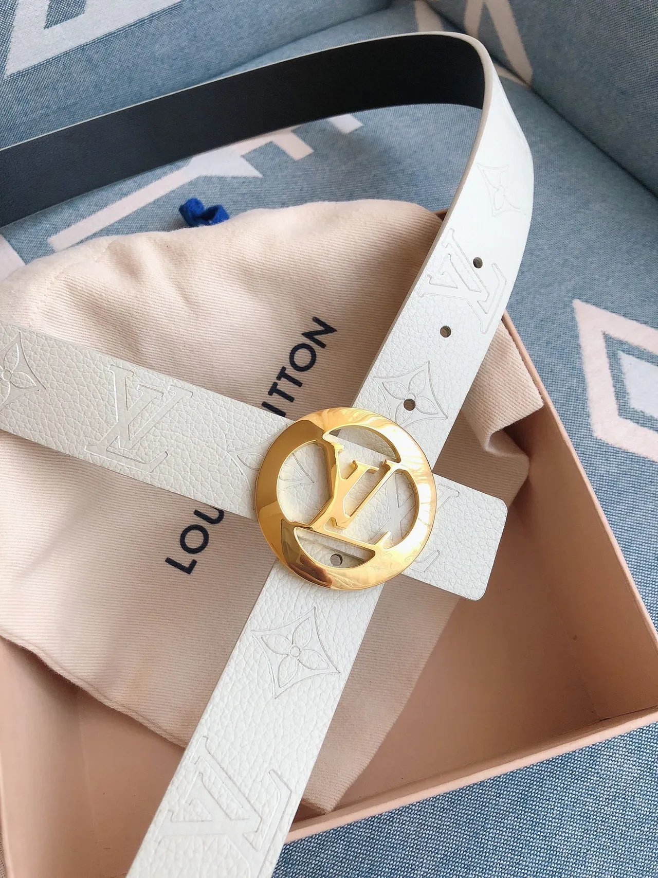 Louis Vuitton LV Circle Beige Gold Embossed Monogram Circular Buckle Leather Belt 2