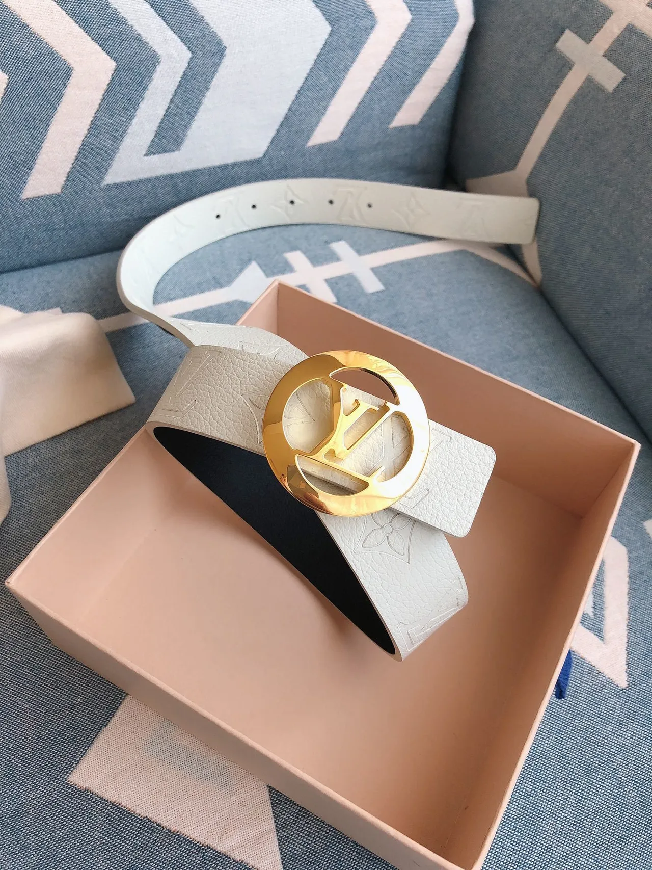 Louis Vuitton LV Circle Beige Gold Embossed Monogram Circular Buckle Leather Belt 9
