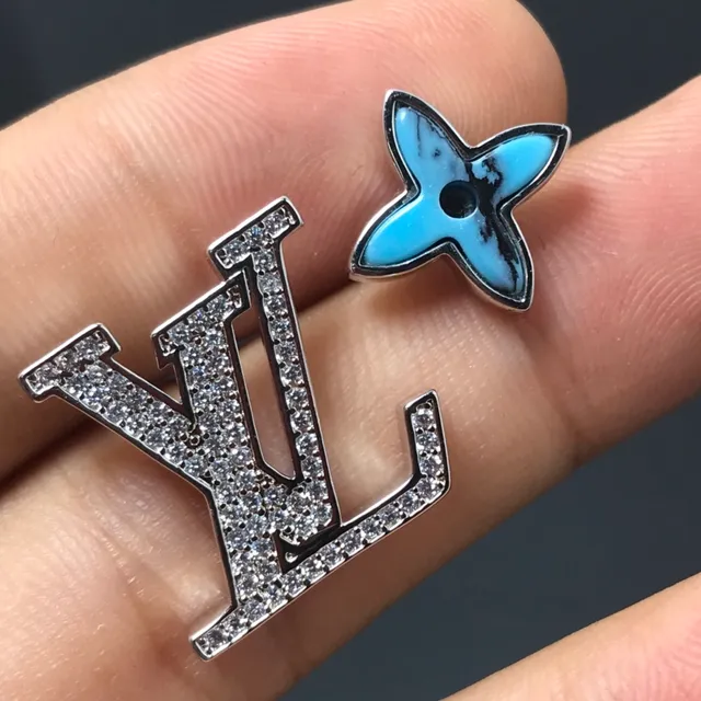 Louis Vuitton LV Flower Charm Silver Blue Pavé-Set Monogram Enamel Motif Jewelry 4