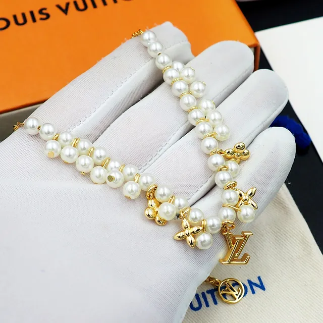 Louis Vuitton LV Flower Gold White Pearl-Strand Necklace 6
