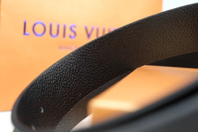 Louis Vuitton LV Initiales Black Silver Monogram-Embossed Large Buckle Leather Belt 7