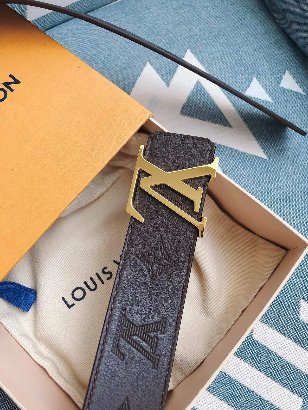 Louis Vuitton LV Initiales Brown Gold Embossed Monogram Buckle Leather Belt 8