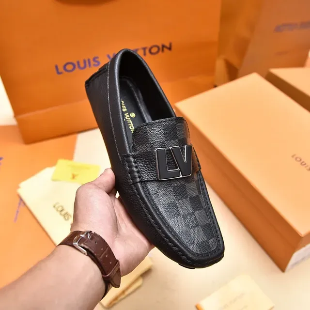 Louis Vuitton LV Loafers Noir Cuir Texturé Logo Métal 6