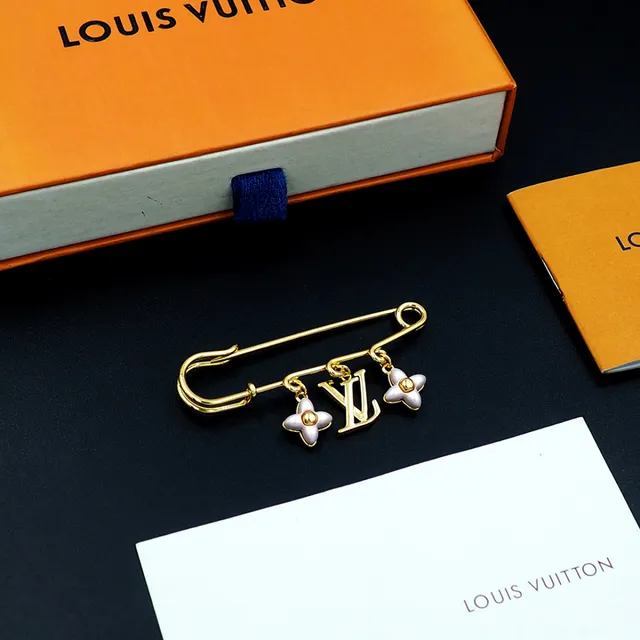 لويس فيتون LV نقش زهوري سحر ذهبي وردي دبوس أمان بروش يتدلج 8