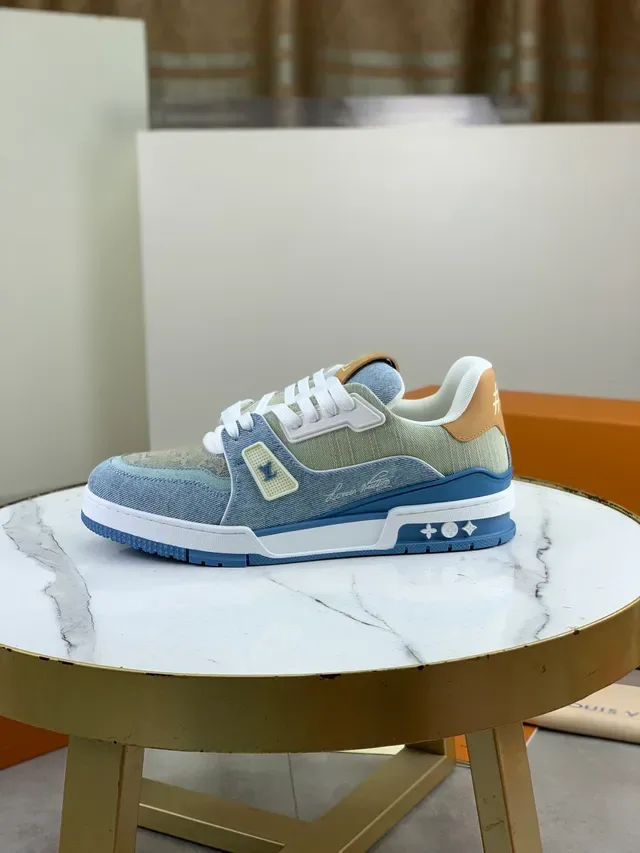 Louis Vuitton LV Trainer Beige Bleu Denim en Couches et Monogram Toile Sneakers Lifestyle 5