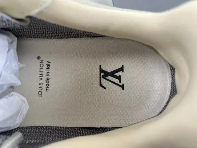 Louis Vuitton LV Trainer Beige Gray Chunky Sneakers semelle sculptée upper tissu layered et synthétique 7