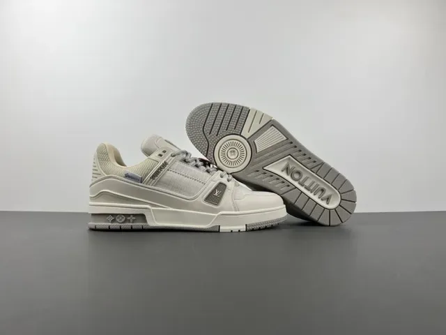 Louis Vuitton LV Trainer Beige Gray Chunky Sneakers semelle sculptée upper tissu layered et synthétique 11